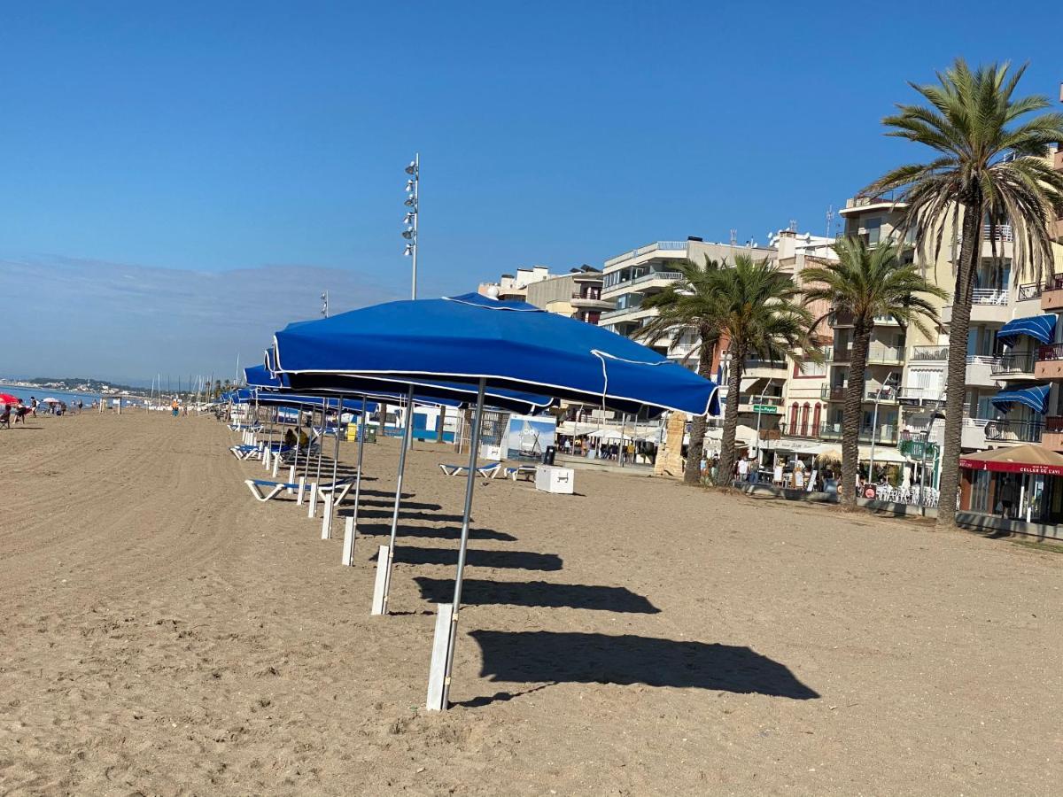 House On The Beach Calafell Eksteriør billede