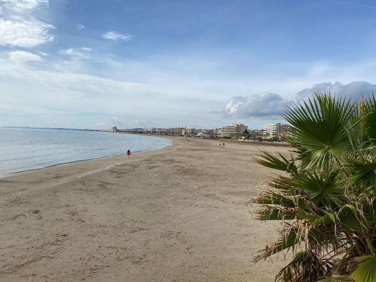 House On The Beach Calafell Eksteriør billede