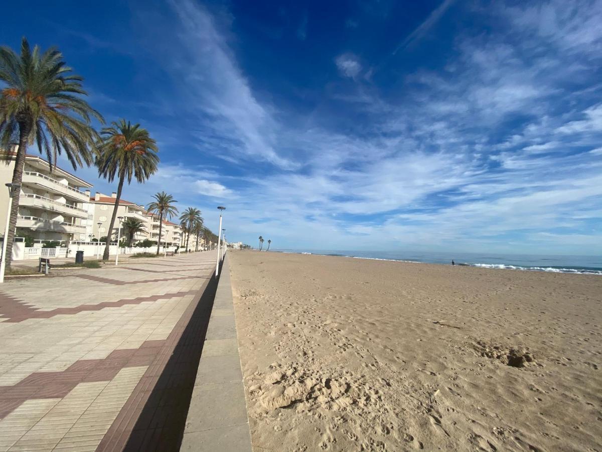 House On The Beach Calafell Eksteriør billede